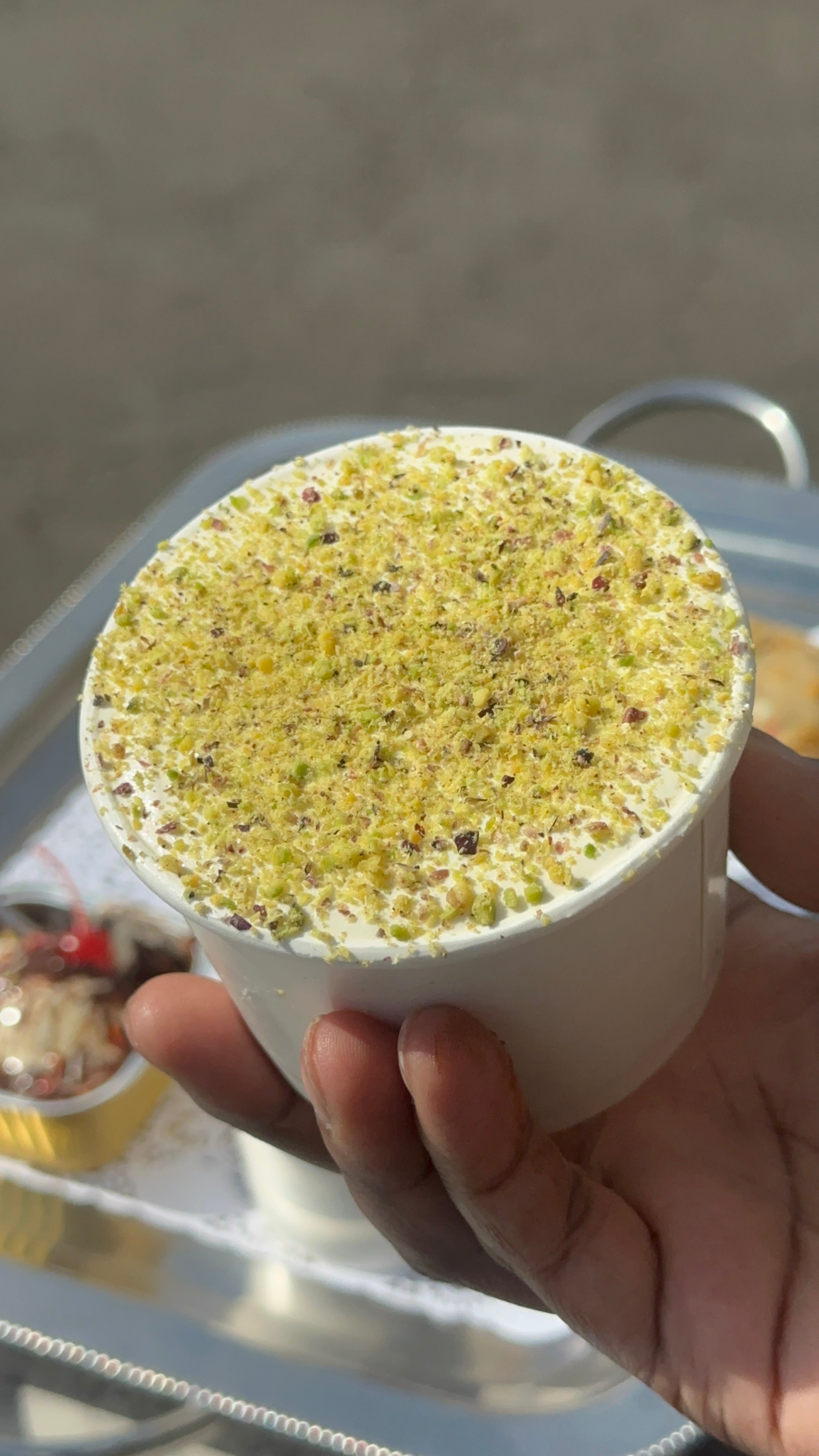 Pistachio & Raspberry Cake Tub