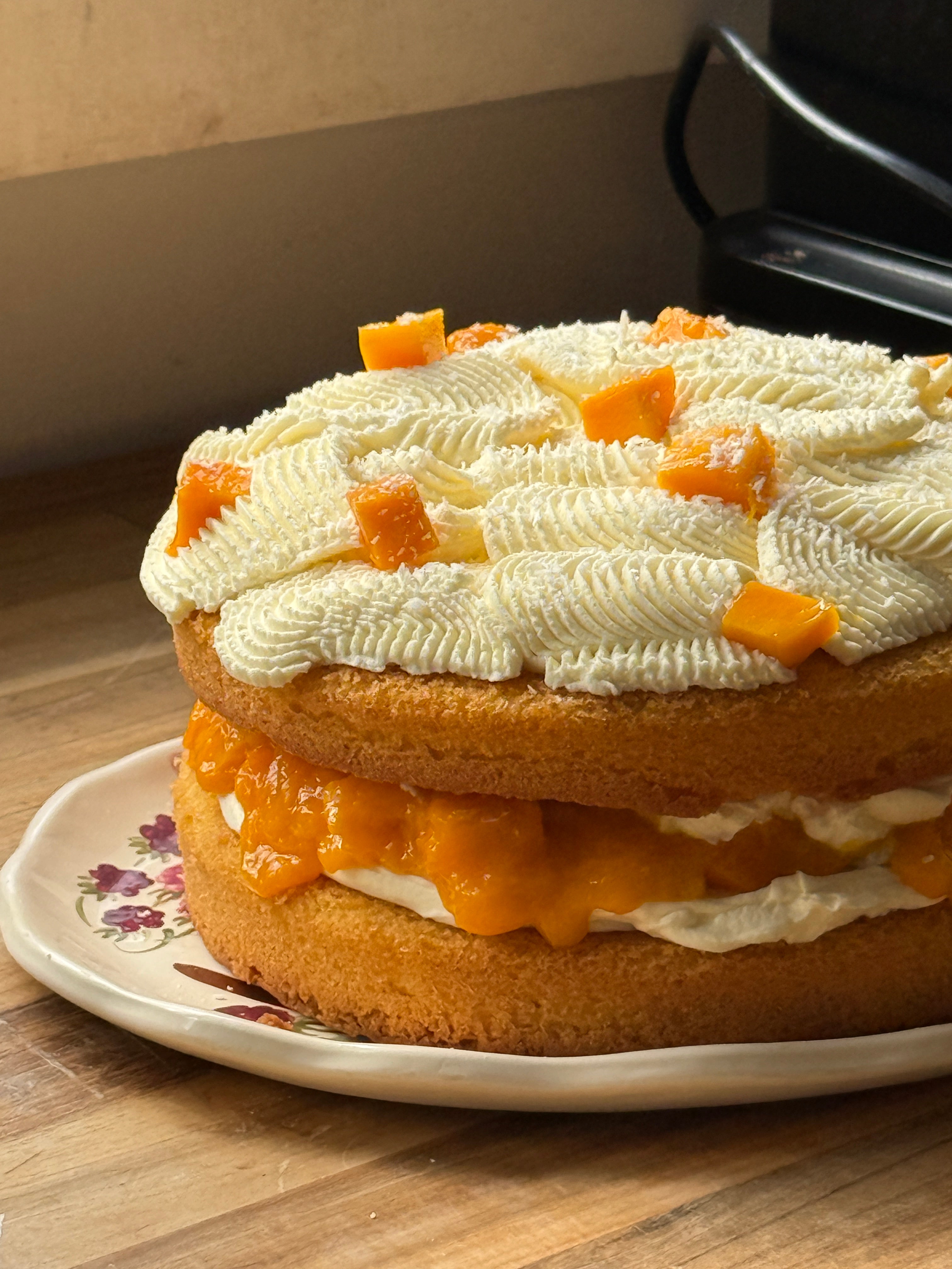 Mango Sticky Rice Cake Tub